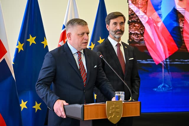 Robert Fico a Juraj Blanár. Foto: TASR/Ministerstvo zahraničia