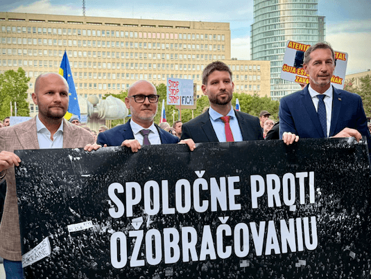 Lídri opozície na proteste. Foto: Facebook/Jaro Naď