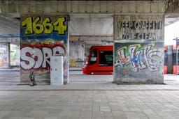 Na snímke električka na konečnej zastávke Južné mesto v bratislavskej mestskej časti Petržalka. FOTO:TASR/Dano Veselský