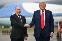 Donald Trump a Vladimír Putin počas ich stretnutia v auguste 2025. Foto: Andrew Caballero-Reynolds / AFP / Profimedia