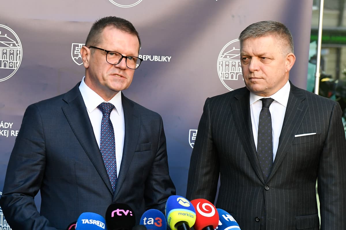 Peter Kmec a Robert Fico. Foto: Pavel Neubauer