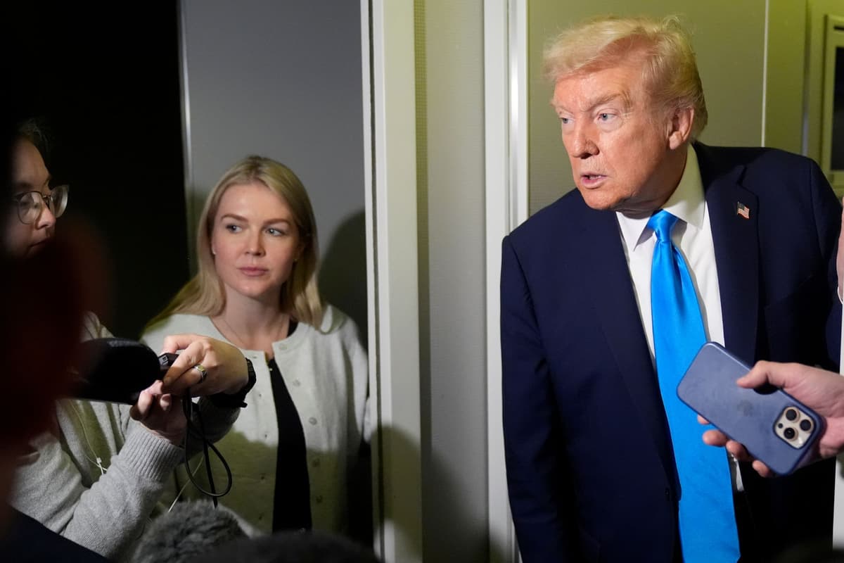 Donald Trump a Karoline Leavittová. Foto: TASR/AP