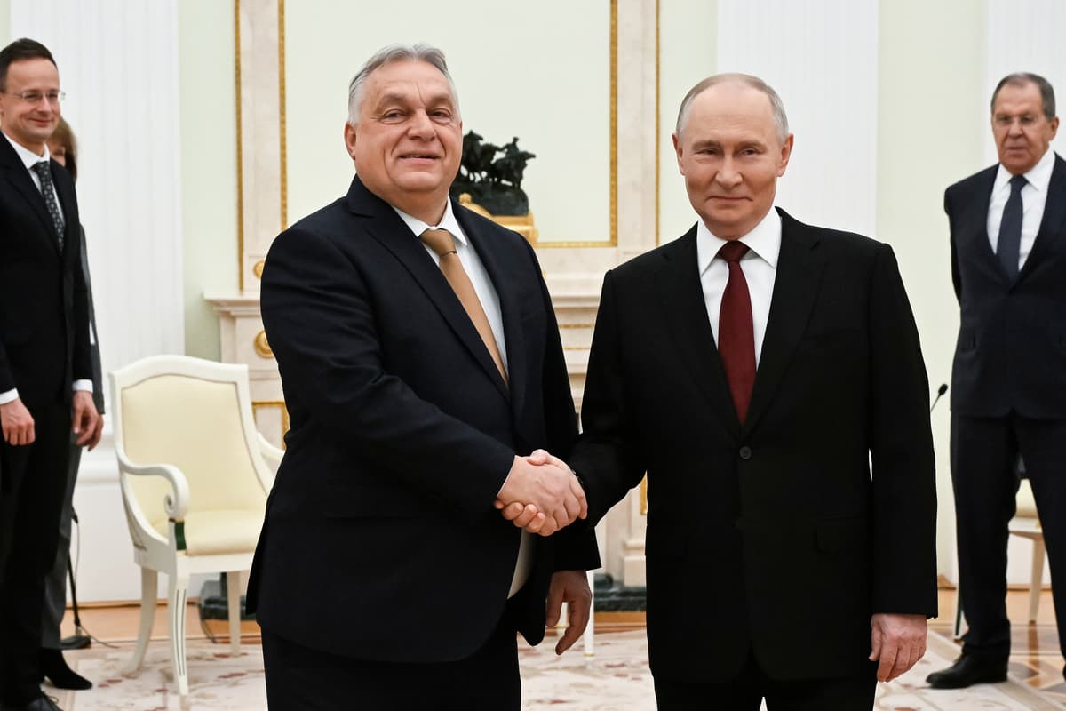 Viktor Orbán a Vladimir Putin v Kremli 28. novembra 2025. Foto: TASR/AP