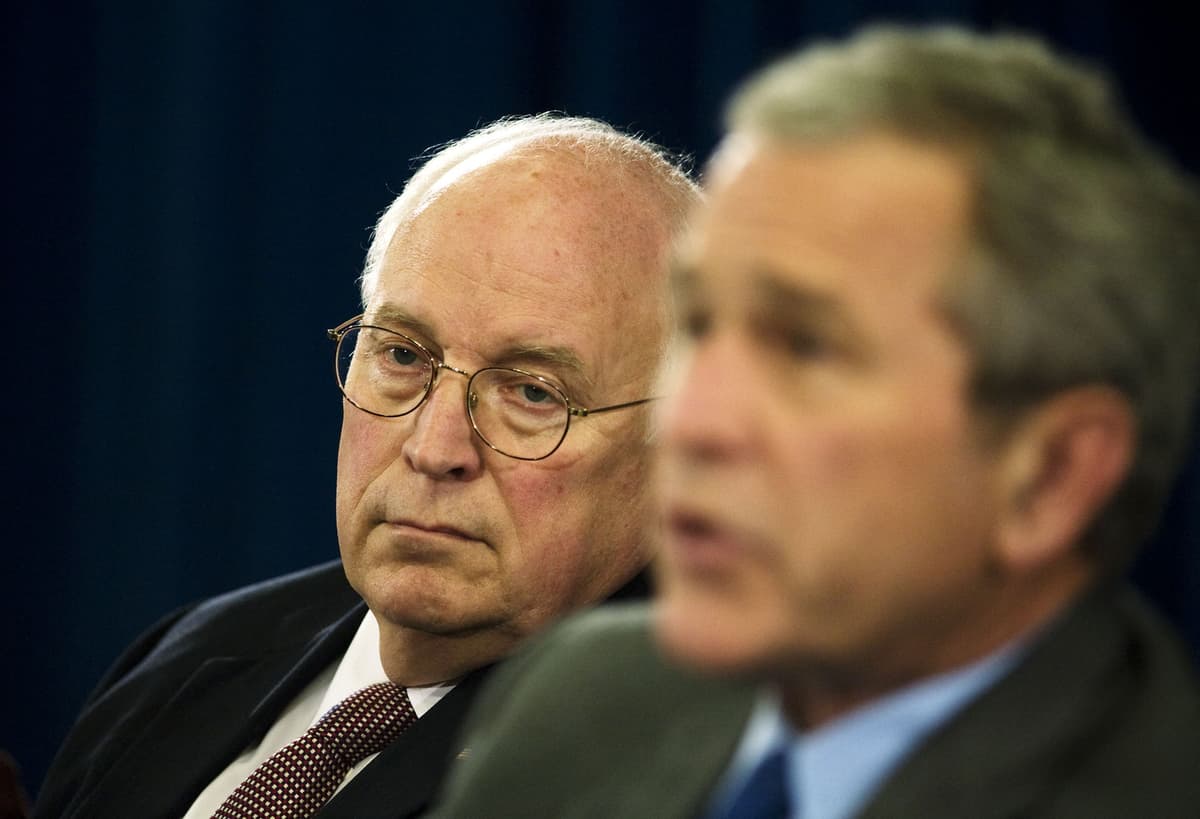 Dick Cheney a George W. Bush. Foto: Mandel Ngan / AFP / AFP / Profimedia