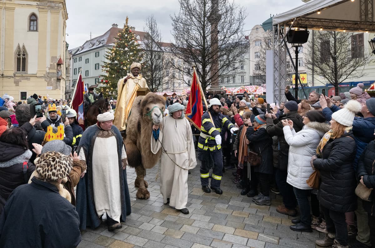 Trojkráľový sprievod ulicami Bratislavy. FOTO: TASR/Pavel Neubauer