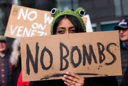 Protest proti americkej operácii vo Venezuele v San Franciscu. Foto: TASR/AP