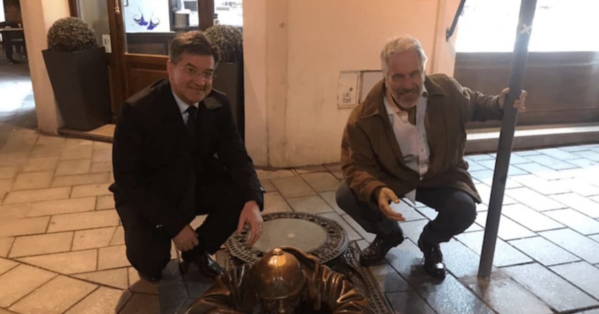 Miroslav Lajčák a Jeffrey Epstein pri Čumilovi v Bratislave. Zdroj: U.S. Department of Justice