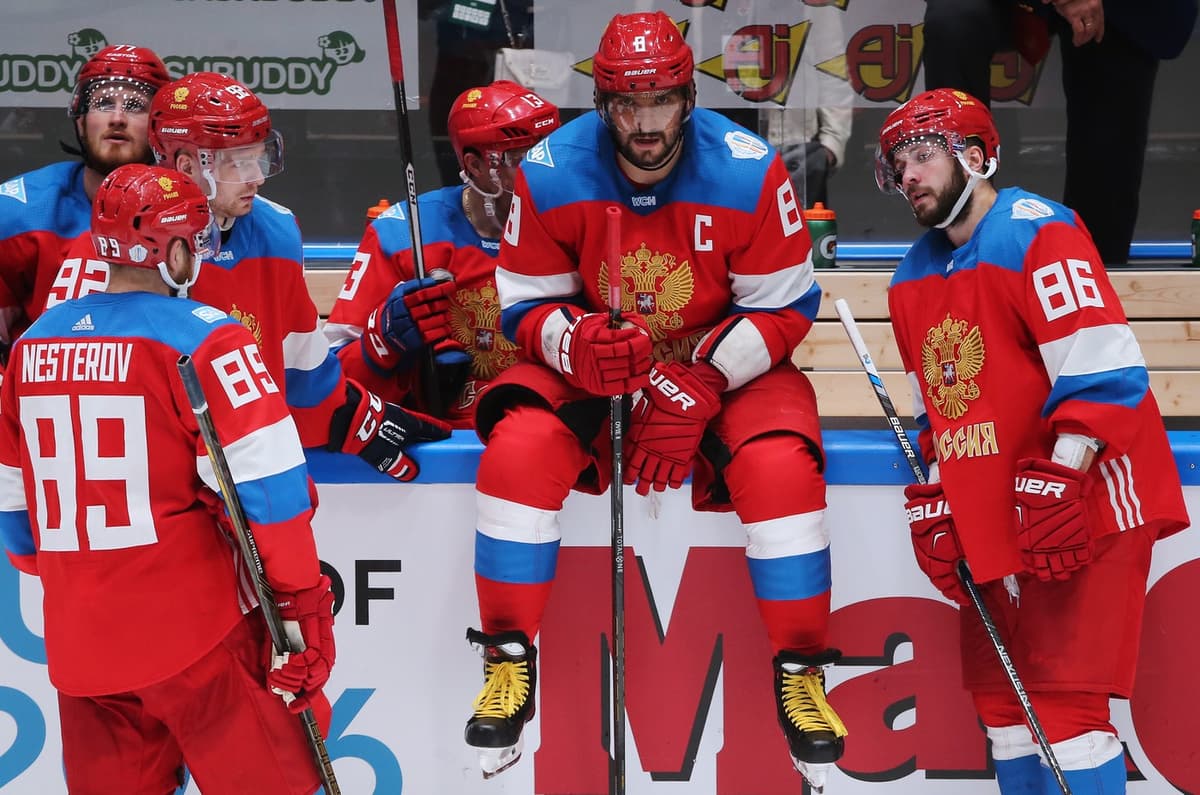 Ivan Telegin, Nikita Nesterov, Jevgenij Kuznecov, Pavel Daciuk, Alexander Ovečkin a Nikita Kučerov. Foto: Alexander Demianchuk / TASS / Profimedia