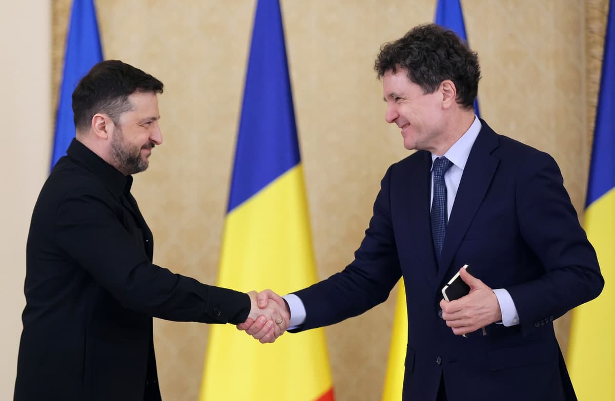Nicušor Dan a Volodymyr Zelenskyj. Foto: Robert Ghement / EPA / Profimedia