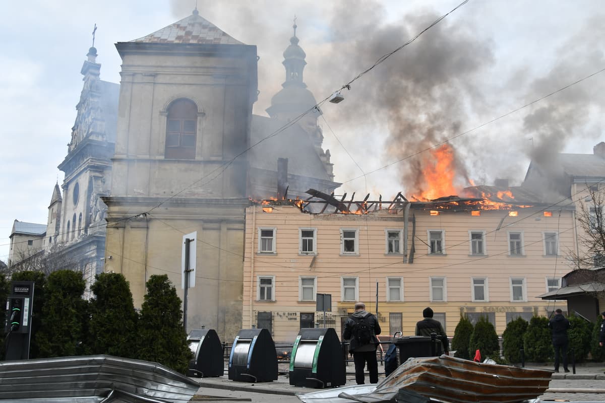 Chrám svätého Ondreja v Ľvove po útoku. Foto: TASR/AP
