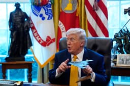 Donald Trump v Oválnej pracovní Bieleho domu 16. marca 2026. Foto: TASR/AP