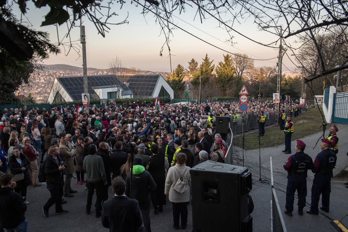 Zhromaždenie proti ukrajinskému vydieraniu Maďarska blokovaním ropovodu Družba. Foto Ferenc ISZA / AFP / AFP / Profimedia