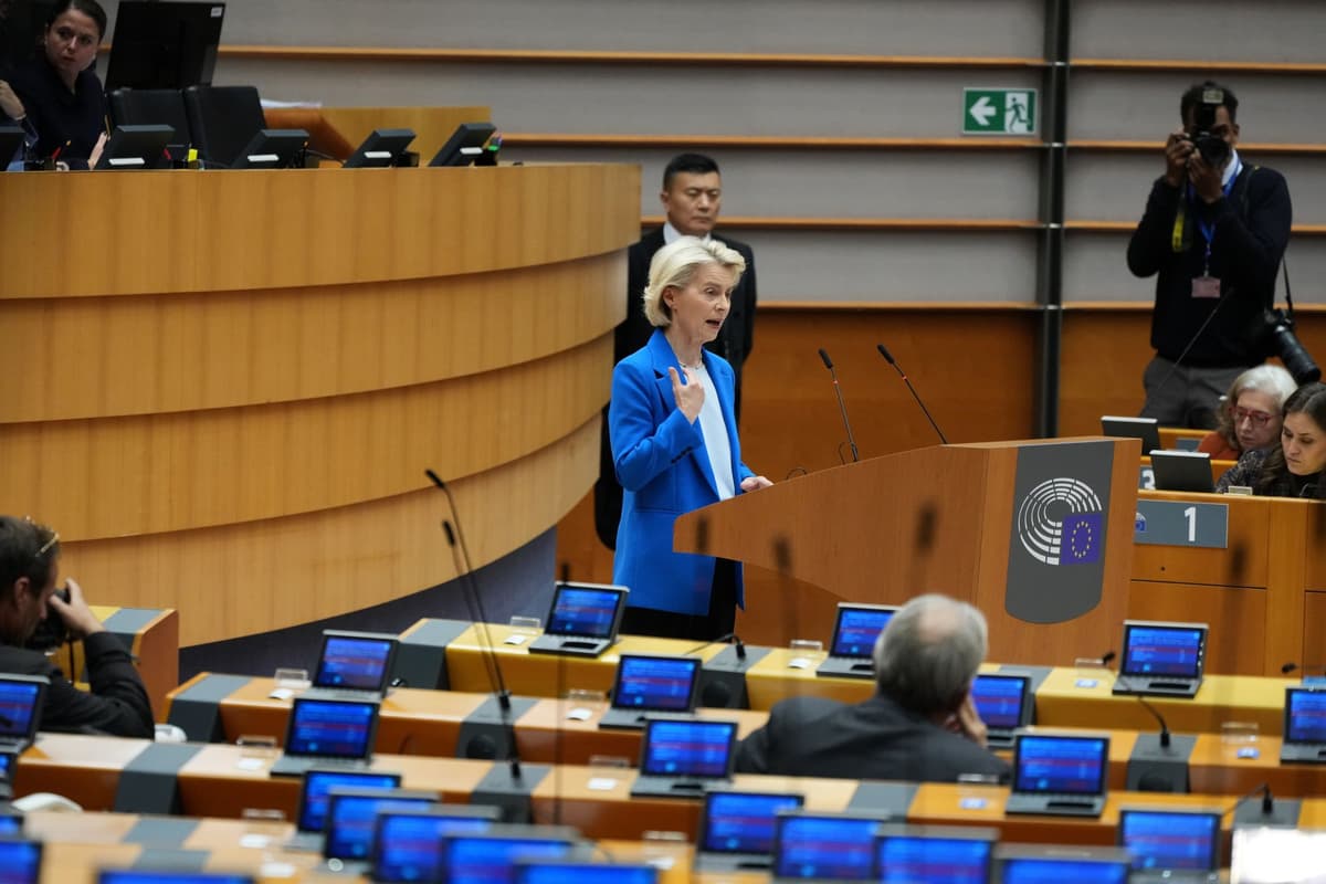 Ursula von der Leyenová vystupuje v pléne Európskeho parlamentu (EP) v Bruseli v stredu 12. novembra 2025. Foto: TASR/AP