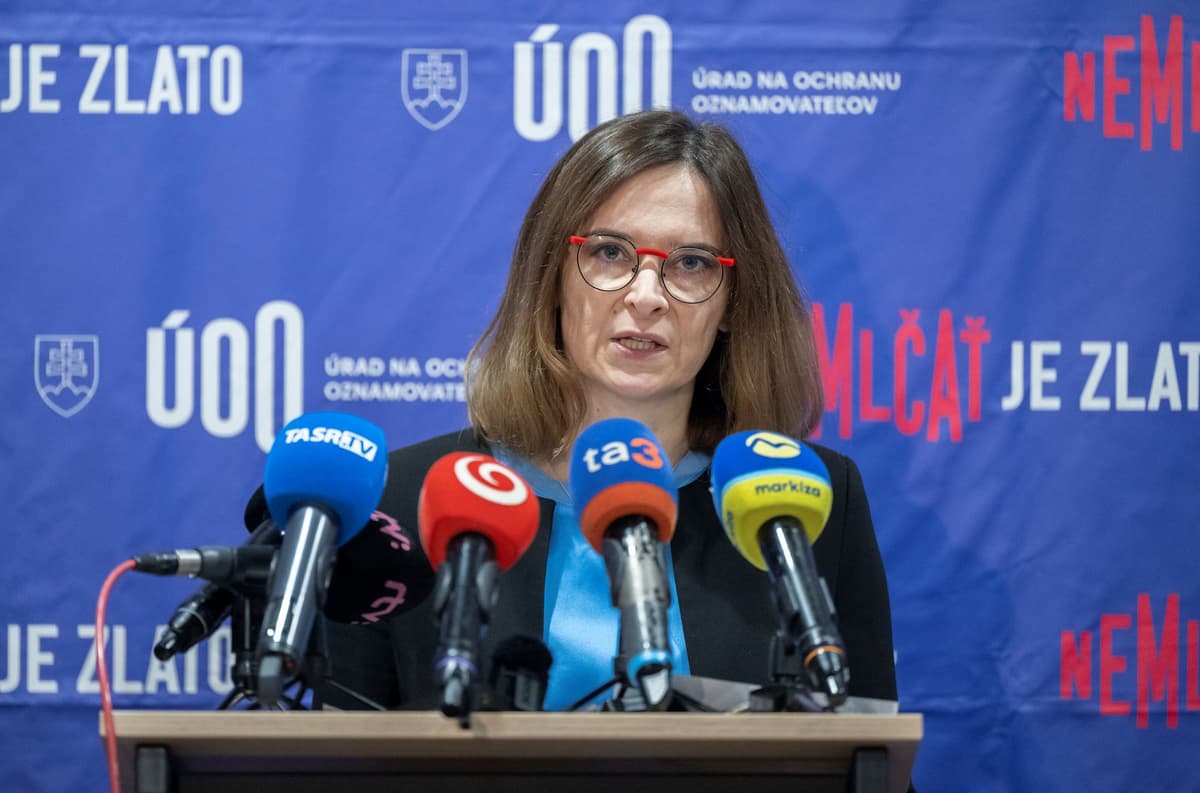 Zuzana Dlugošová počas tlačovej konferencie na tému "Vládne návrhy spôsobia demontáž doterajšej ochrany oznamovateľov" 15. decembra 2023 v Bratislave. Foto: Martin Baumann/TASR