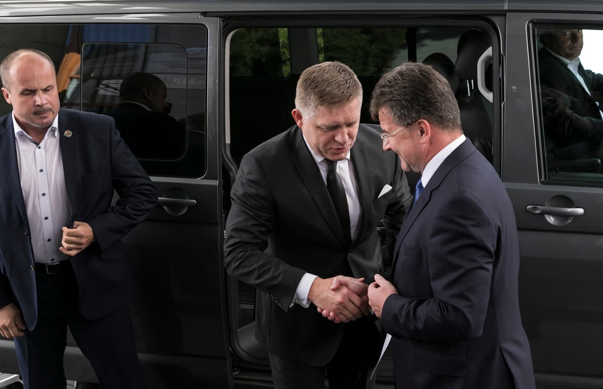 Robert Fico a Miroslav Lajčák. Foto: Dano Veselský/TASR