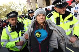 Greta Thunberg zadržaná políciou na protestnom podujatí v Londýne. Foto: Henry Nicholls / AFP / AFP / Profimedia