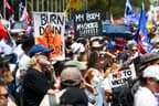 Protest v Austrálii proti očkovacej politike počas pandémie. Zdroj: UKAS COCH / EPA / Profimedia